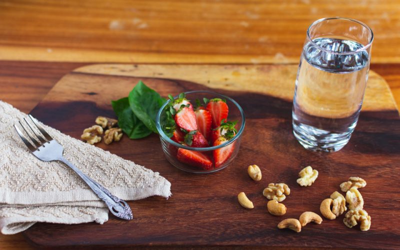 The Role of Nutrition in Reducing Under Eye Darkness Naturally